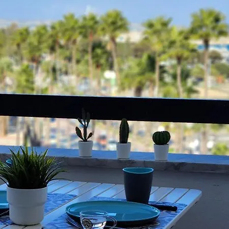 Prime Beachfront On Finikoudes Ларнака