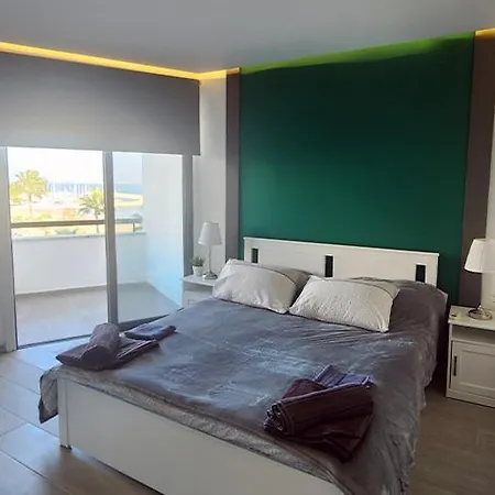 Apartment Prime Beachfront On Finikoudes