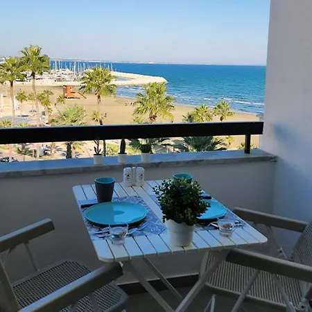 Apartment Prime Beachfront On Finikoudes